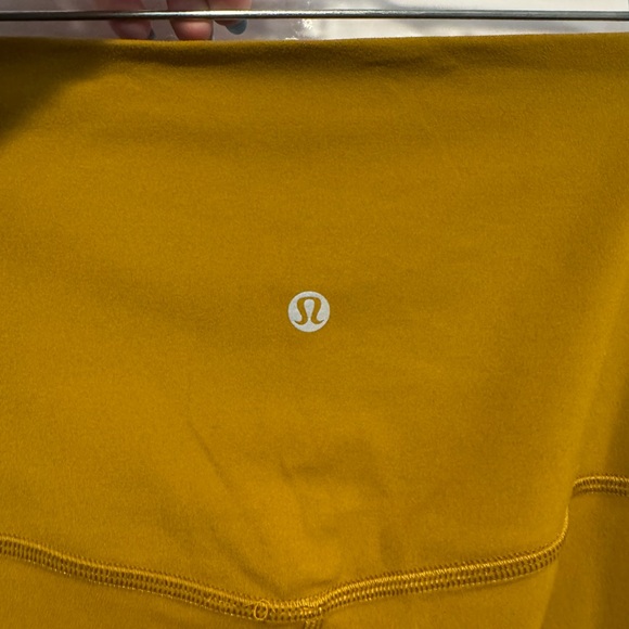 Golden Lululemon Align biker shorts - Picture 2 of 5